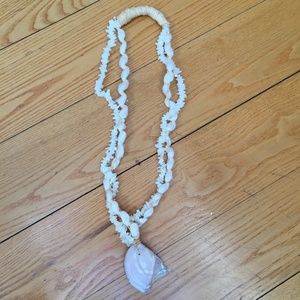 Cute summer raffia and shell long necklace!